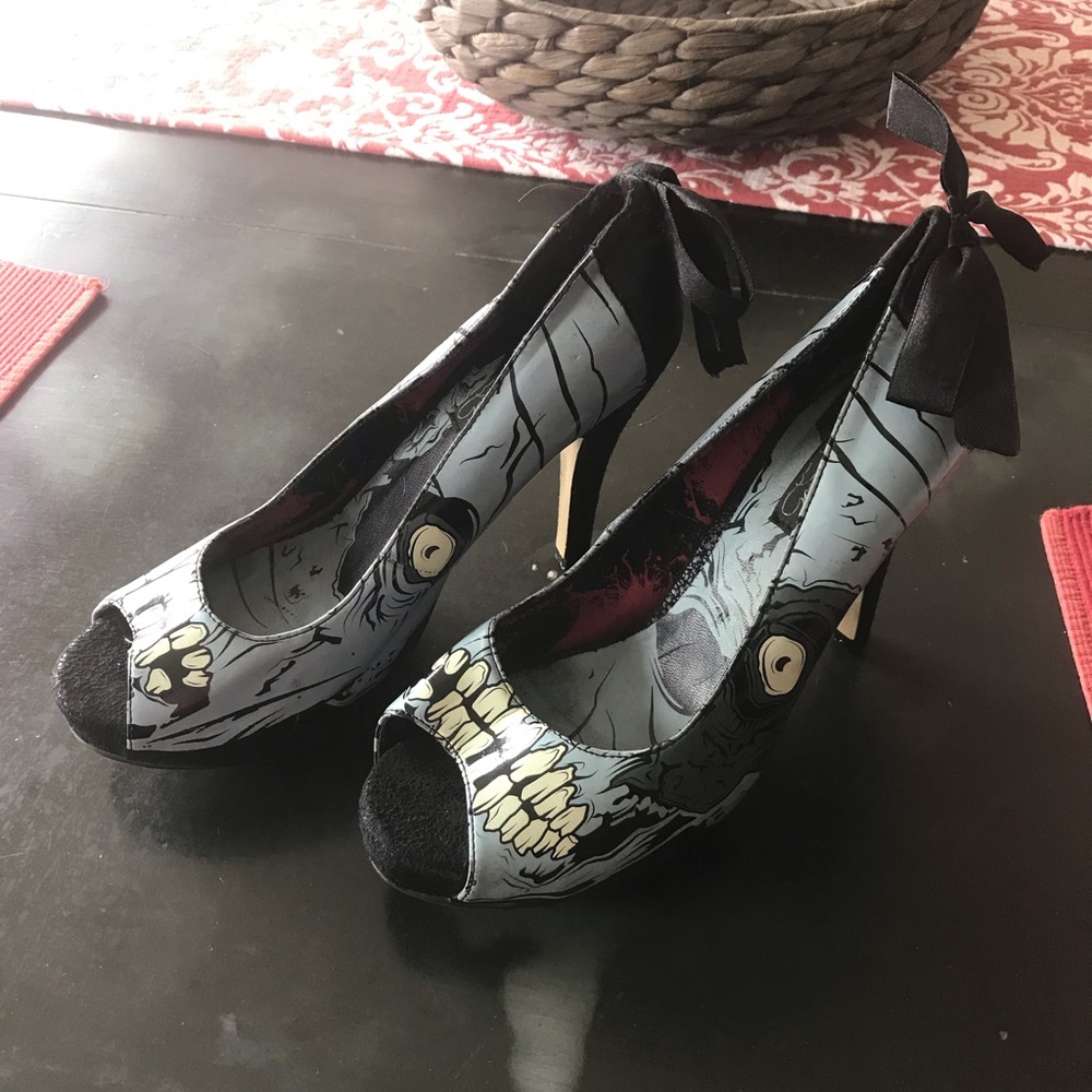 Iron fist zombie stompers